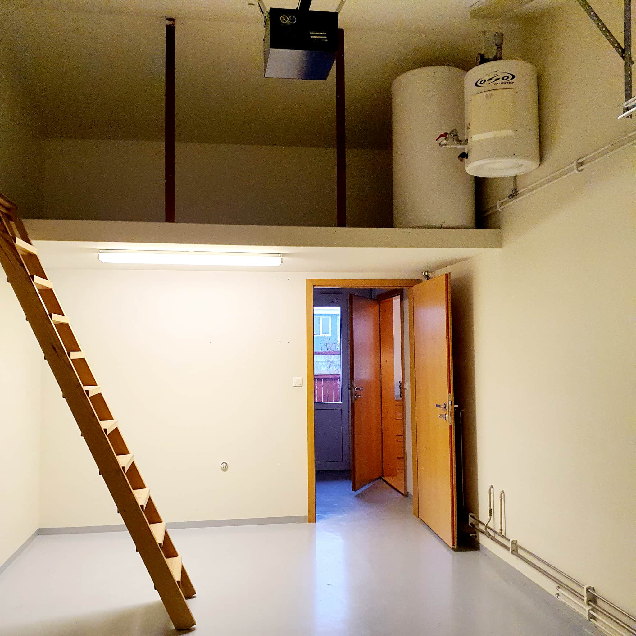 Hrannarstígur 34, innanhúss