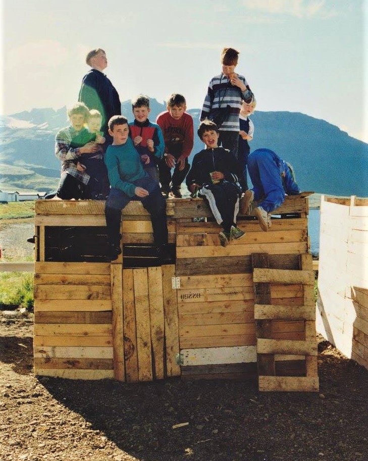 Krakkar í kofabyggð 1996