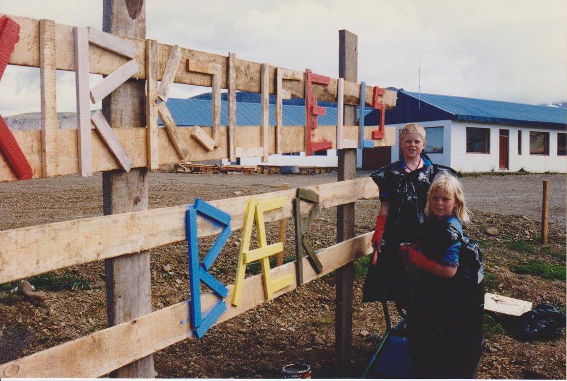 Krakkar í kofabyggð 1996