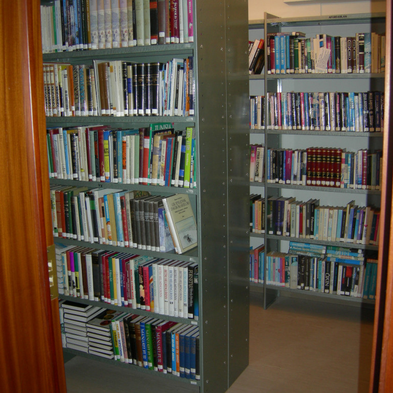 Geymsla bókasafnsins á Grg. 30.