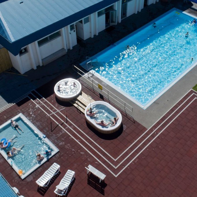 grundarfjordur-swimming-pool-snaefellsnes