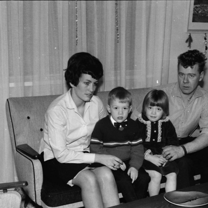 Svava Axelsdóttir og Grímur Haraldsson með börnin sín, Ómar Örn og Helgu.