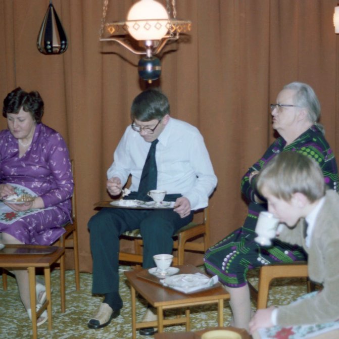 Jólaboð hjá Björk og Palla. Björk Guðlaugsdóttir, Páll Cecilsson, Bergþóra Sigurðardóttir og dóttursonur hennar Guðlaugur Magnús Guðlaugsson