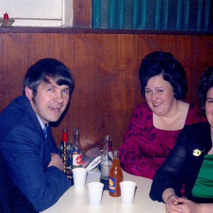 Samkomuhús Grundarfjarðar; Jón Hansson, Páll Cecilsson, Björk Guðlaugsdóttir og Guðmunda Hjartardóttir.                                                                                                                                            Árið er 1979.