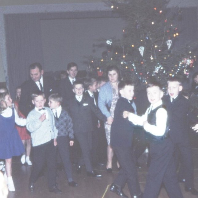 Jólatréskemmtun á sjöunda áratugnum  í samkomuhúsinu og gaman væri að fá nöfn og má senda á tölvupóstfangið grundarfjordur@grundarfjordur.is