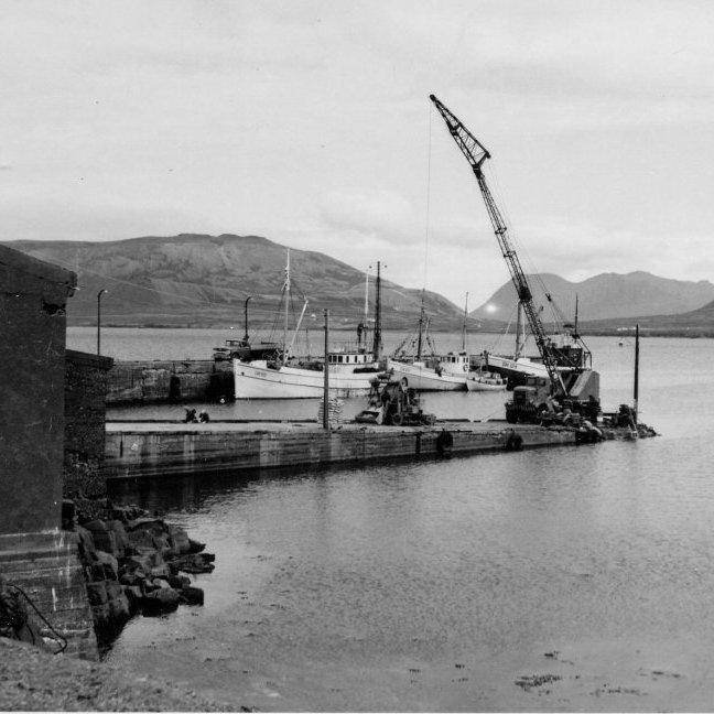 Litla bryggja - ýmsar myndir, ártal vantar. Litla bryggjan var rifin og Miðgarður byggður aðeins austar, tekinn í notkun í október 2008.