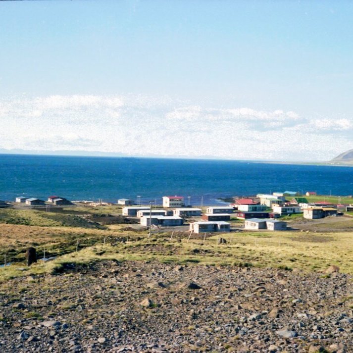 Grundarfjörður árið 1973. Séð yfir stækkandi þorpið, úteftir.