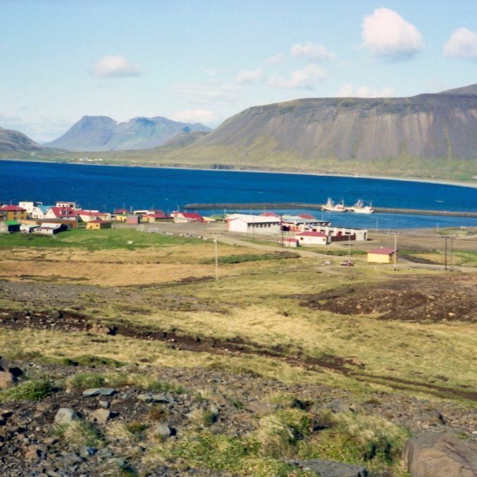 Grundarfjörður árið 1973. Séð yfir stækkandi þorpið, inneftir.