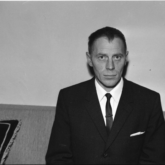 Gísli Árnason fæddur 03. maí 1930, fórst með Krossnesi SH 308 23. febrúar 1992. Blessuð sé minning hans.