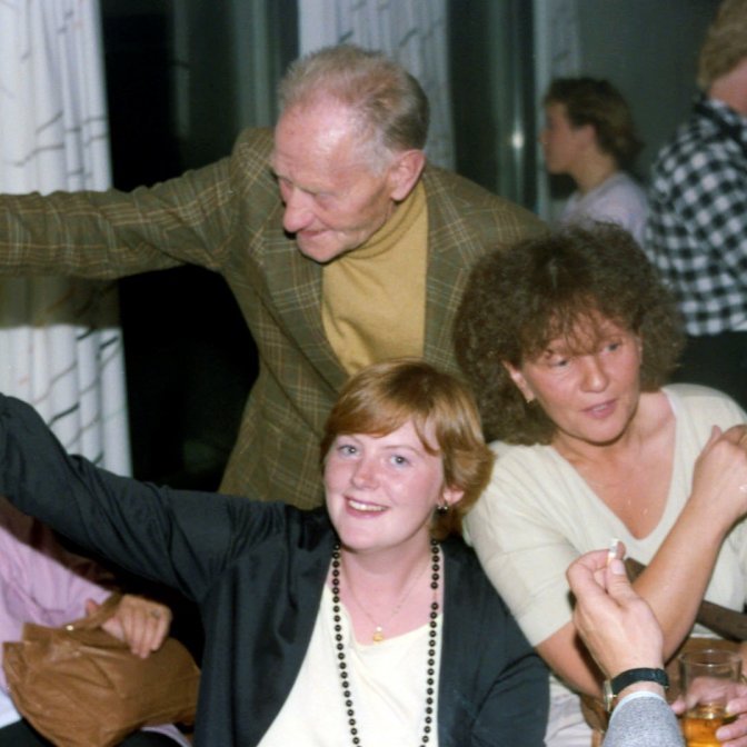 Skemmtun. Jóna Ragnarsdóttir, Sigrún Davíðsdóttir og Óskar Sæmundsson.