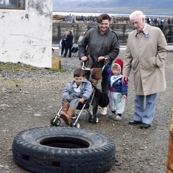 Sjómannadagur við höfnina.                                                                                                                                                               Hulda Vilmundardóttir, Soffanías Cecilsson, Kristinn Soffanías Rúnarsson og Rut Rúnarsdóttir.