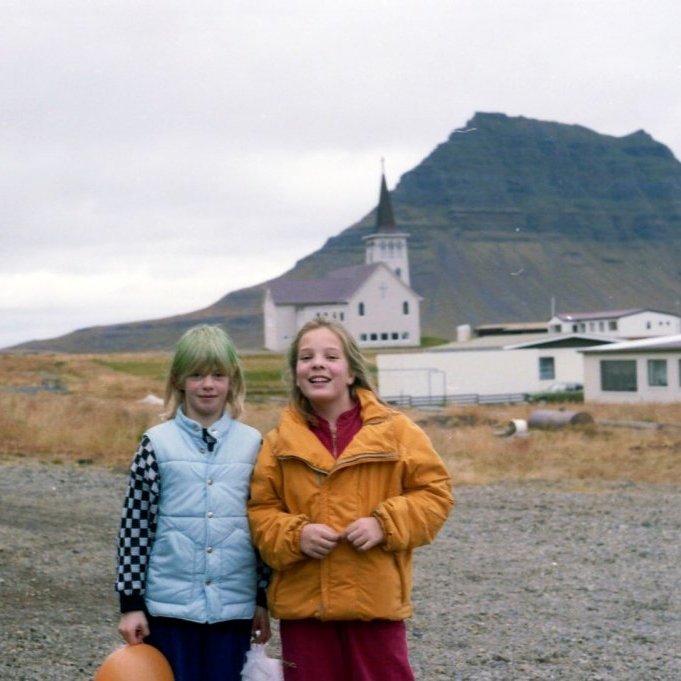 Vinkonur á góðum degi. Guðbjörg Jóhanna Níelsdóttir og Margrét Óskarsdóttir.