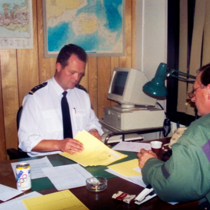 Hér eru að störfum tveir lögreglumenn þeir Sveinn Ingi Lýðsson frá Stykkishólmi og Gísli Guðmundsson frá Grundarfirði.
