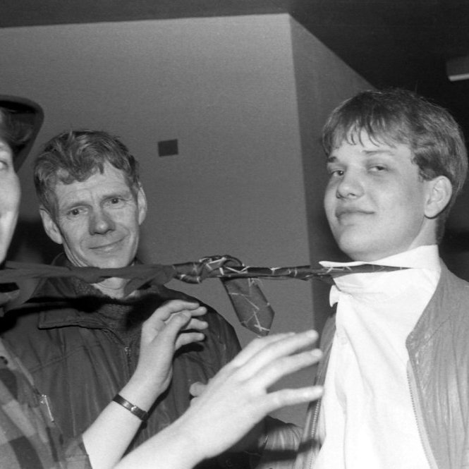 Afmælisfagnaður í samkomuhúsinu. Ragnheiður Þórólfsdóttir frá Skagafirði, síðan koma þeir Elías Finnbogason (Elli Bol) og Sveinbjörn Halldórsson.