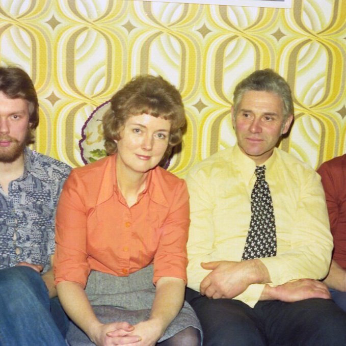 Fjölskyldan á Akurtröðum, Bæring kom þar oft í heimsókn gegn um tíðina þannig að það eru til margar skemmtilegar myndir af fólkinu á Akurtröðum. Talið frá vinstri, Sigurður Þorkelsson, Marta Böðvarsdóttir, Þorkell Gunnarsson og Þorkell Gunnar Þorkelsson.