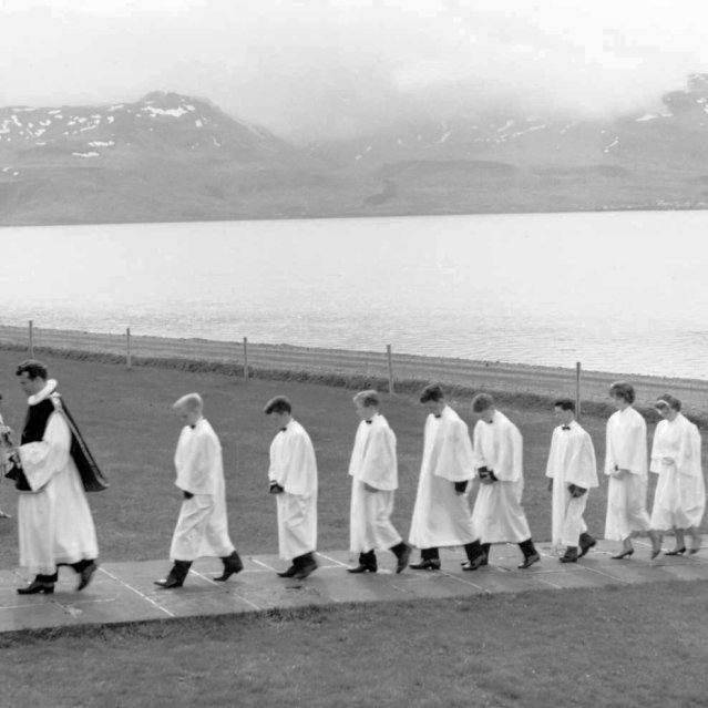 Ferming í Setbergskirkju árið 1962, fermd voru ellefu börn fædd árið 1948.