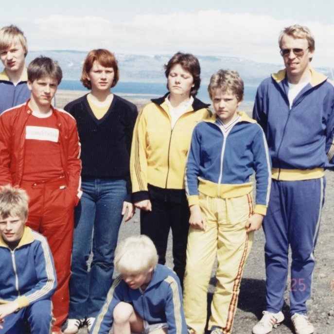 Myndarlegur hópur íþróttafólks frá U.M.F.G. Talið frá vinstri Halldór Kr. Halldórsson, Kristmundur Harðarson, Árdís Sigmundsdóttir, Hrönn Harðardóttir, Hlynur Harðarson og Gunnar Kristjánsson. Fremstir eru svo Heimir Jónsson og Örn Þór Alfreðsson.