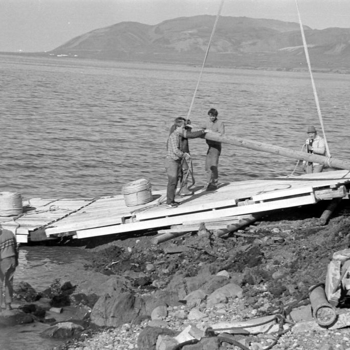 Vinna við framkvæmdir Snælax. Þarna má þekkja Svan Guðmundsson, Kristinn Kristinsson og Guðmund Runólfsson.