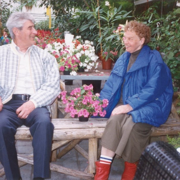 Vikudvöl eldriborgara í Hveragerði árið 1991. Hér sitja þau saman Ólafur Ólafsson og Elna Bárðarson.