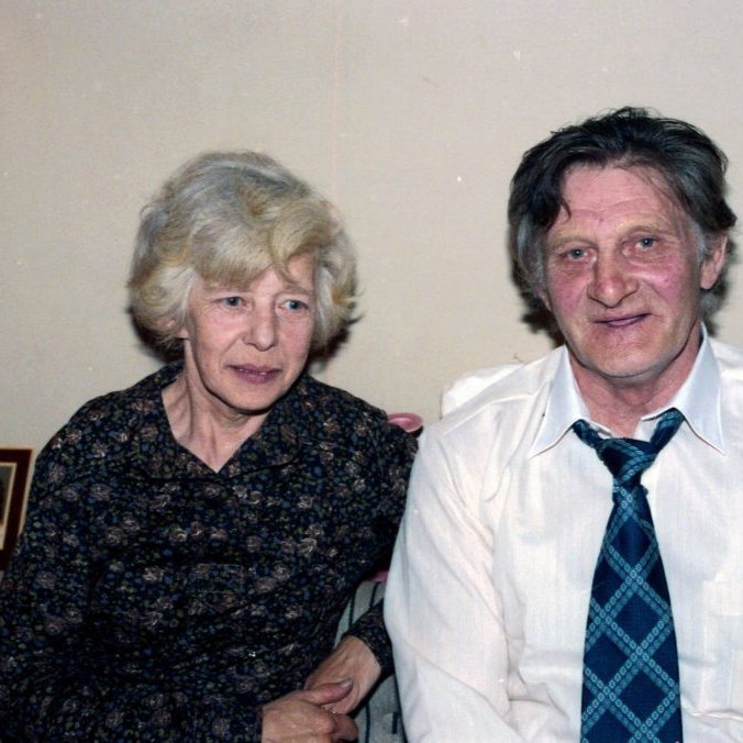 Hjónin Bergljót Guðbjörg Gestsdóttir, Stella, og Hallgrímur Pétursson saman í afmælisveislu Nilla.