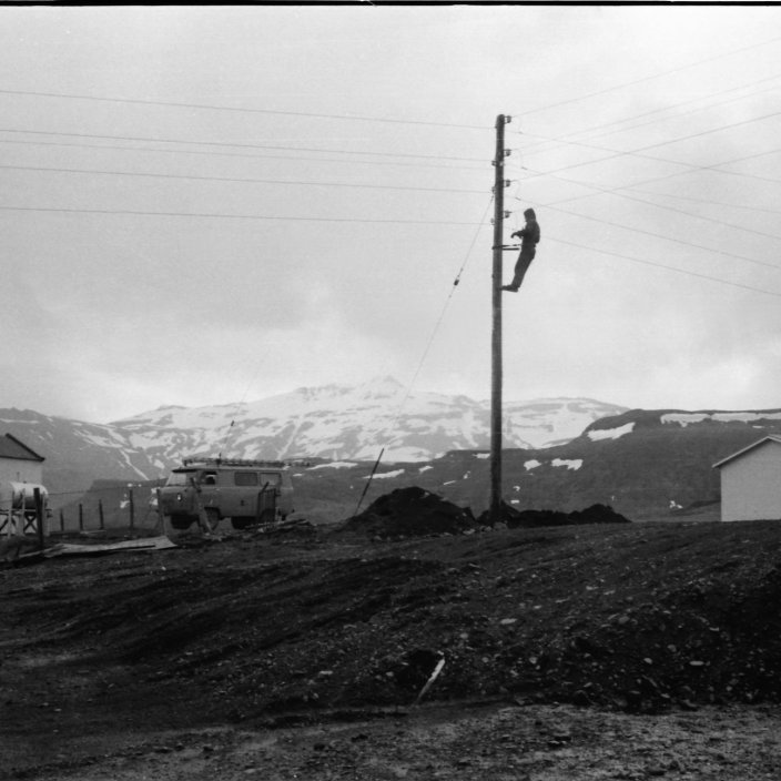 Horft frá verkstæðinu hans Bærings í átt að Grunnskóla Eyrarsveitar, eins og hann hét þá.