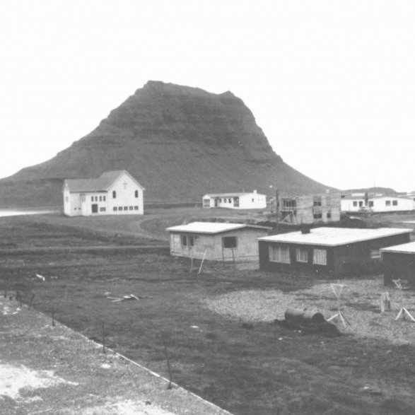 Horft frá verkstæðinu hans Bærings í átt að Grundarfjarðarkirkju