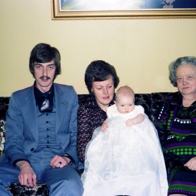 Bergþóra og ættliðir hennar í skírn Arnþórs. Talið frá vinstri Guðlaugur Pálsson, Björk Guðlaugsdóttir (dóttir Bergþóru), Arnþór Guðlaugsson og Bergþóra Sigurðardóttir.