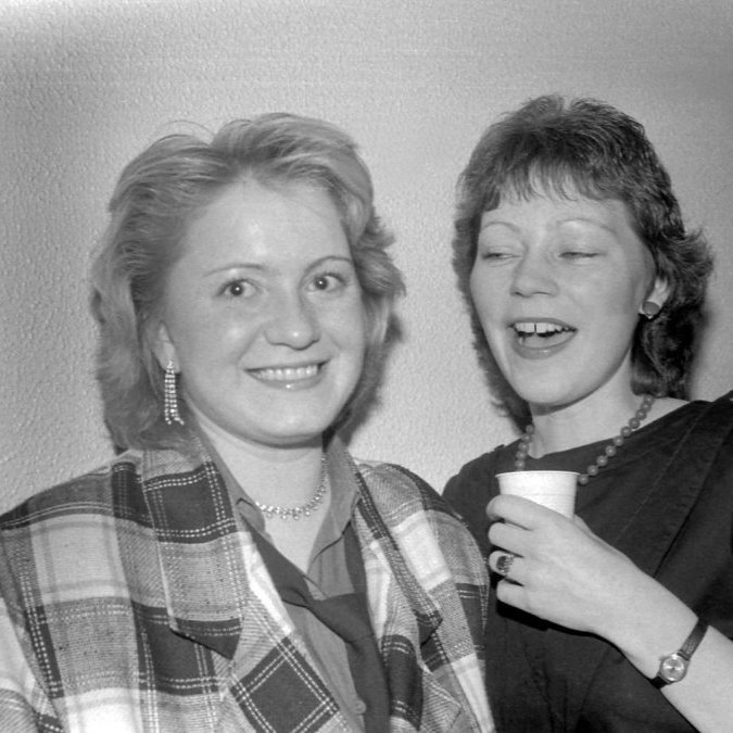 Ingunn Benedikta Þórisdóttir og Erna Njálsdóttir, vinkonur á góðri stund.