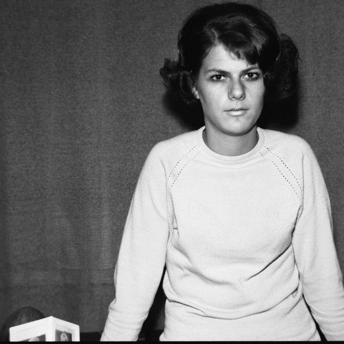 Hulda Jeremíasdóttir. Hulda var fædd á Þórdísarstöðum en uppalin hér í Grundarfirði þar sem hún býr enn ásamt manni sínum, honum Ásgeiri Valdimarssyni.