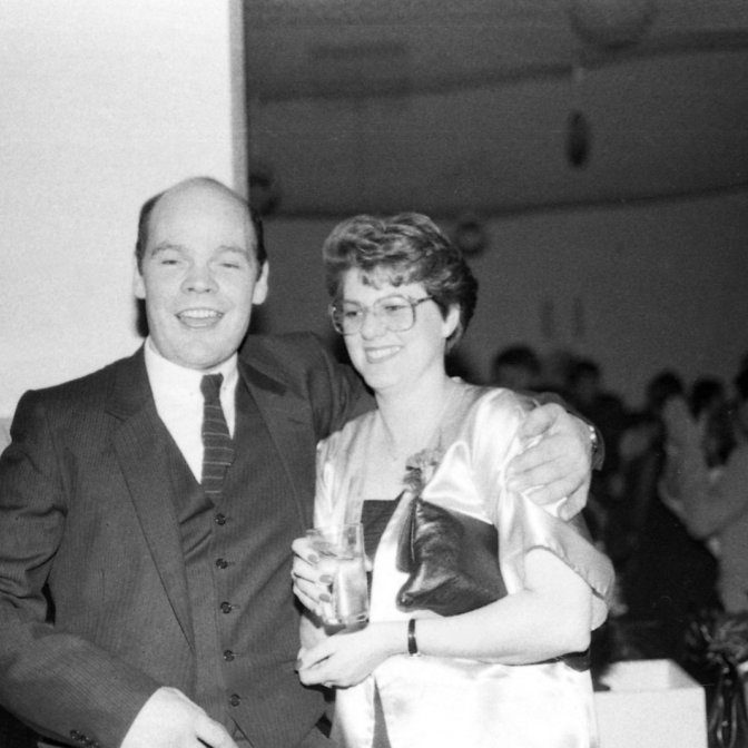 Þorrablót í samkomuhúsinu árið 1985. Hjónin Ásgeir Valdimarsson og Hulda Jeremíasdóttir.