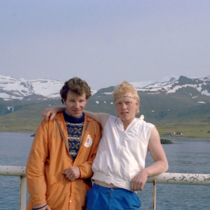 Sigling á sjómannadegi. Á myndinni eru þeir Þorsteinn Björgvinsson til vinstri og Magnús Karlsson til hægri.