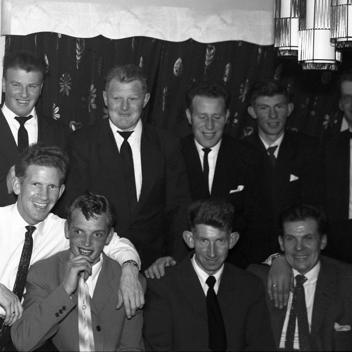 Áhöfnin á Grundfirðing SH, Bæring var vélstjóri hjá bróður sínum Soffaníasi, þessi mynd er skemmtileg þar sem Bæring er með á myndinni en hann var annars alltaf að mynda og með margar myndavélar í takinu auk þess að taka kvikmyndir.