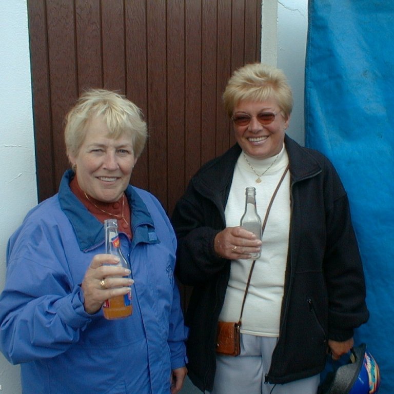 Hressar og flottar vinkonur, þær Jónína Kristjánsdóttir og Jensína Guðmundsdóttir.