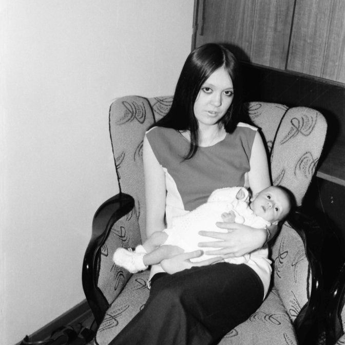 Fallegar systur þær Elínbjörg Kristjánsdóttir með son sinn Jóhann Ágúst Hansen.
