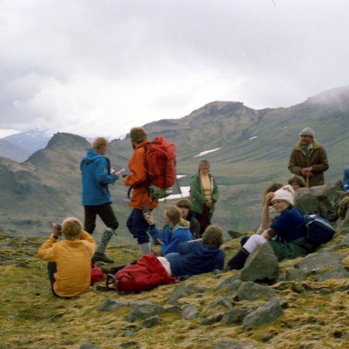 Lísuskarð gengið og stefnan tekin.  Árið er 1982.