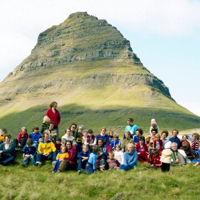 Ferð kringum Kirkjufellið 14. júní 1980. Nokkrar fjölskyldur, um það bil 50 manns.