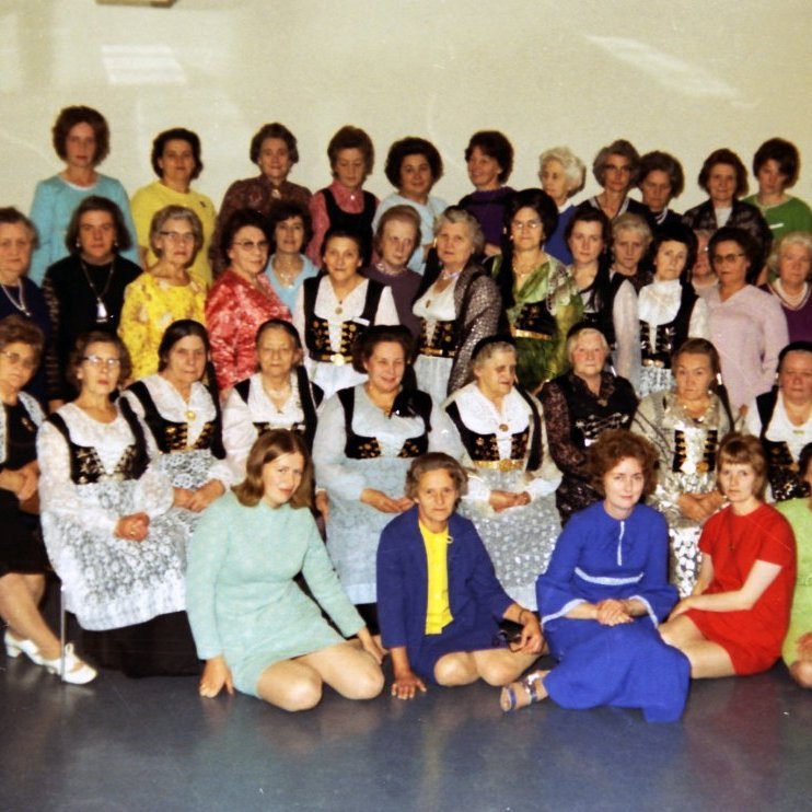 Kvenfélagskonur af Snæfellsnesi í orlofsdvöl á Hótel Búðum . Hér má þekkja margar konur frá Grundarfirði.