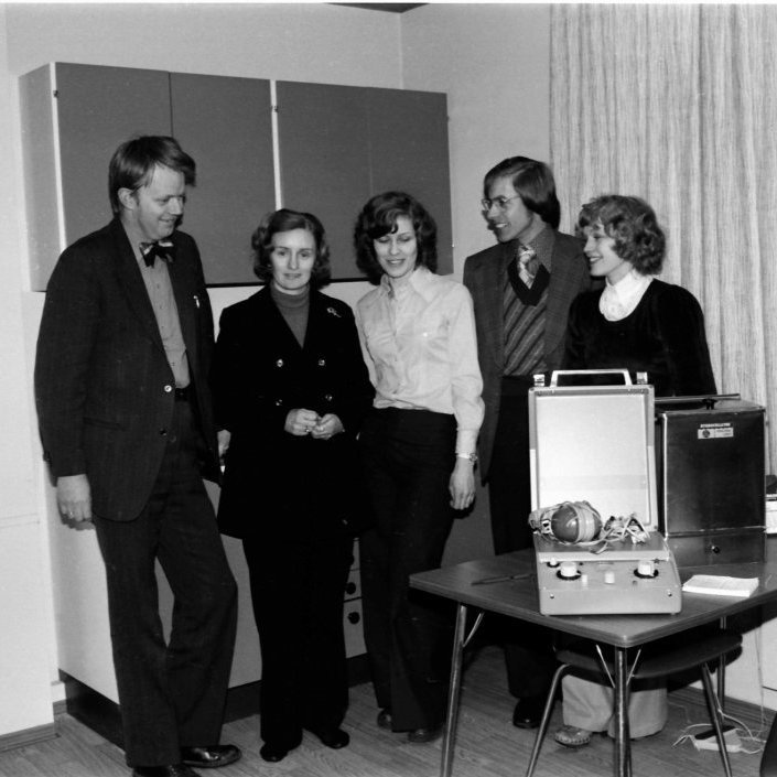 Heilsugæsla Grundarfjarðar. Læknir?, frú Áslaug Sigurbjörnsdóttir hjúkrunarfræðingur, Hildur Sæmundsdóttir ljósmóðir, Pálmi Frímannsson læknir og Margrét Guðmundsdóttir ljósmóðir.