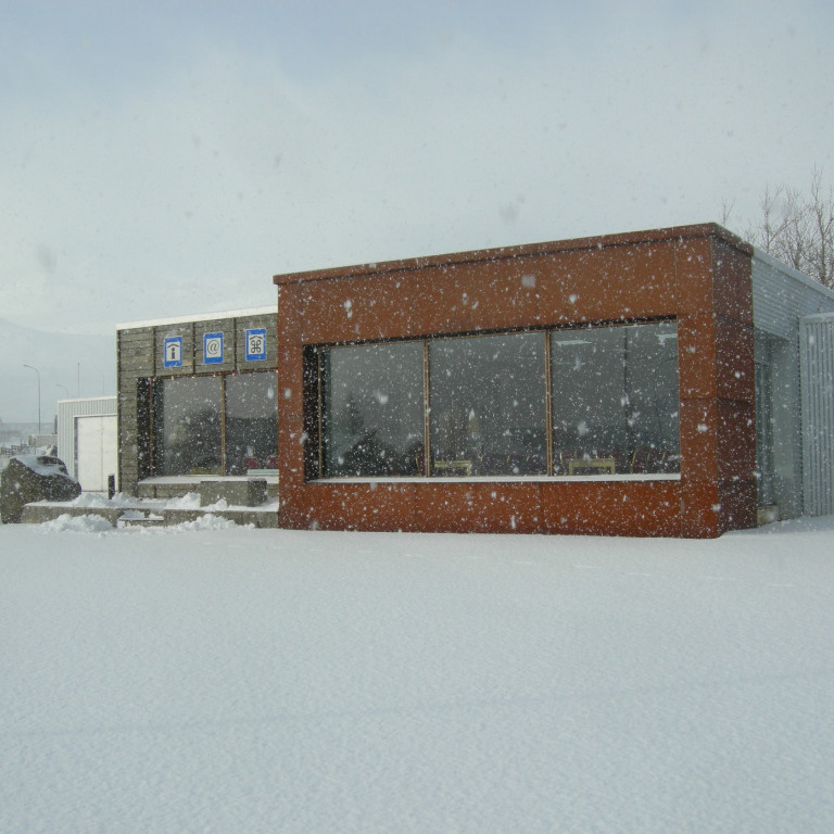 Sögumiðstöðin í Grundarfirði í snjókomu