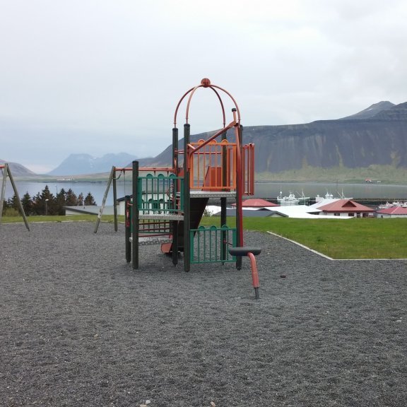 Skólaleikvöllurinn