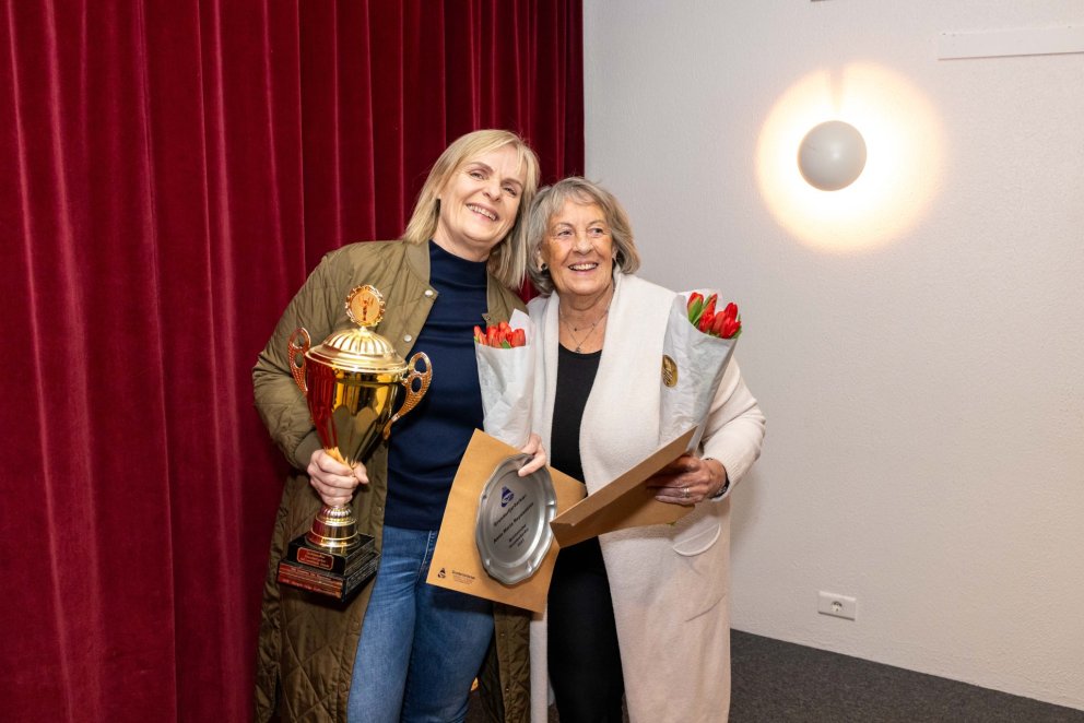 Anna María Reynisdóttir íþróttamaður Grundarfjarðar 2023 ásamt móðir sinni Elsu Árnadóttir sem var h…