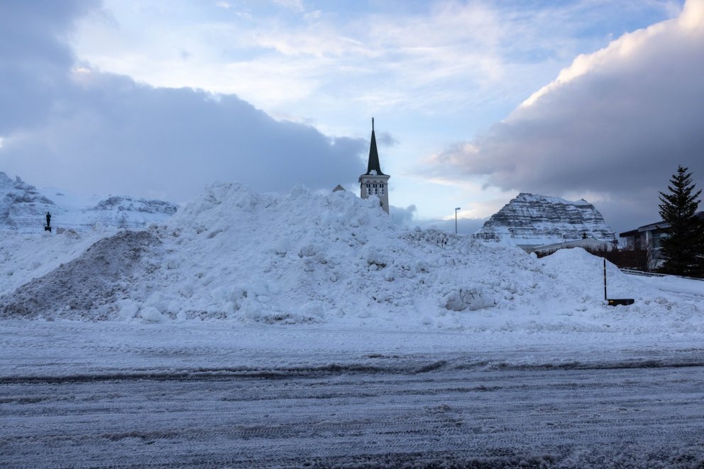 Mikilvæg ábending vegna snjómoksturs og barna að leik.