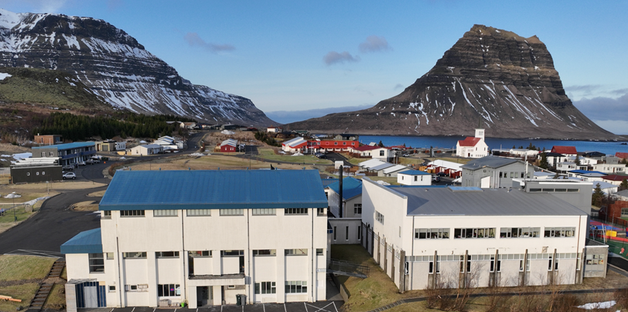 Útboð; íþróttahús - utanhússframkvæmdir