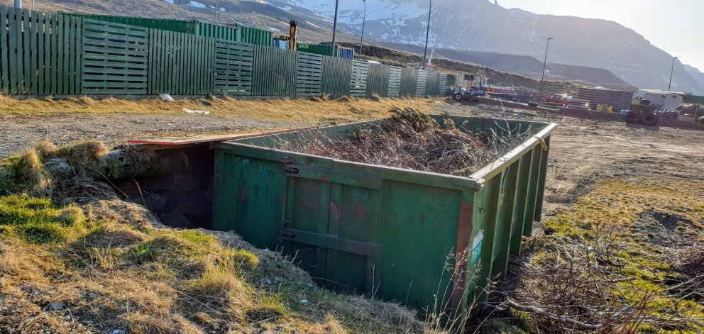 Gróðurgámur við Gámastöðina við Ártún