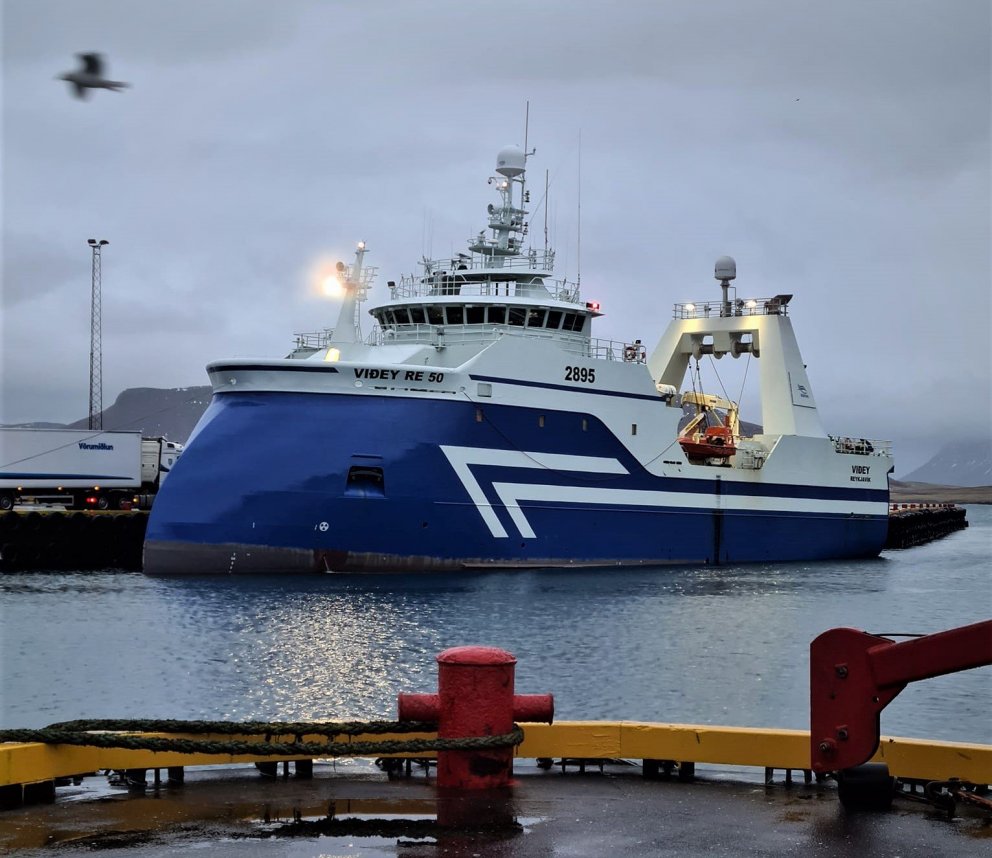 Landað var úr Viðey RE-50 í Grundarfirði í dag. Mynd: Sverrir Karlsson, 25. nóv. 2021