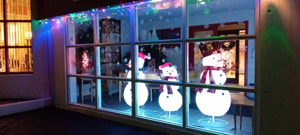 Aðventugluggi nr. 1 af 4 - Dvalar- og hjúkrunarheimilinu Fellaskjóli