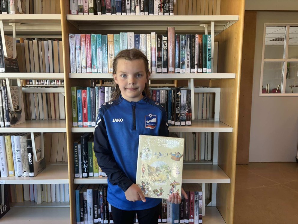 Elín Björg með verðlaunin sín.