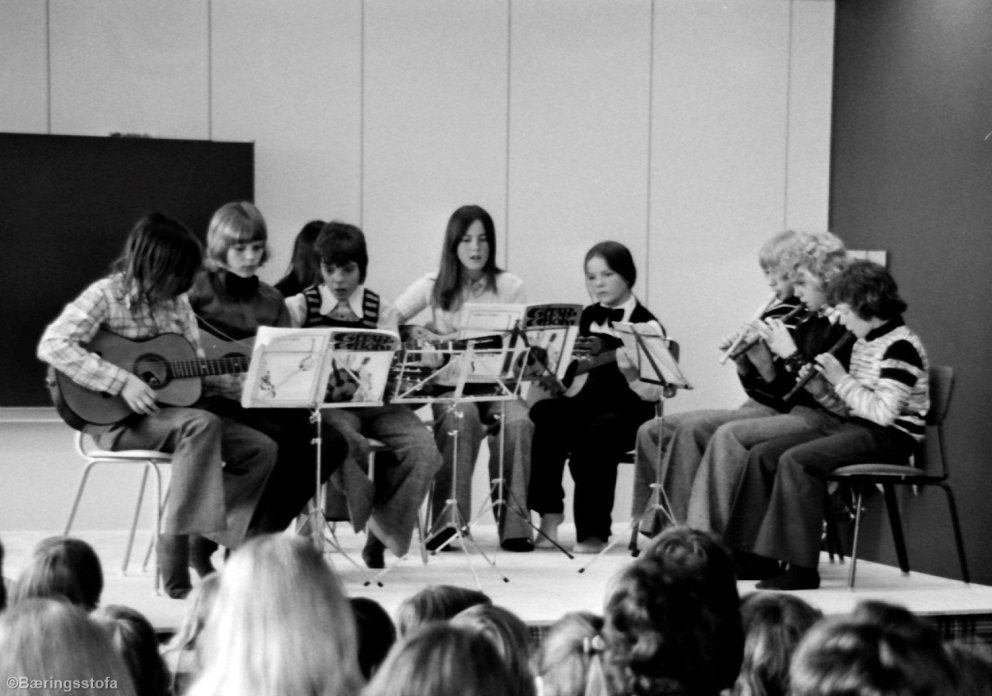 Skólatónleikar Tónlistarskólans, þarna haldnir í sal Grunnskólans. Mynd úr safni Bærings Cecilssonar…