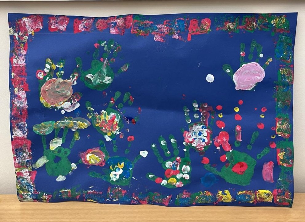 Fallegt listaverk sem bæjarskrifstofan fékk í gjöf.