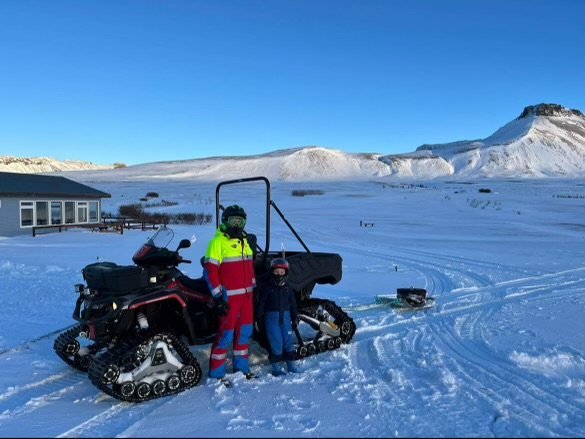 Stefán Viðar og Elías Dór búnir að ryðja gönguskíðabraut.